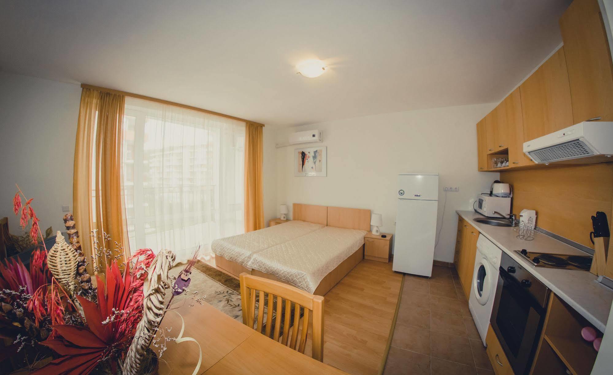 Holiday Fort Golf Club Sunny Beach Esterno foto