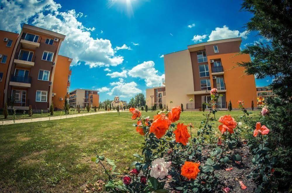 Holiday Fort Golf Club Sunny Beach Esterno foto
