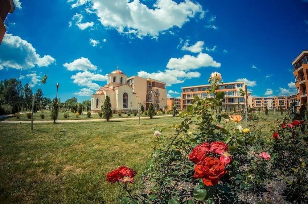 Holiday Fort Golf Club Sunny Beach Esterno foto