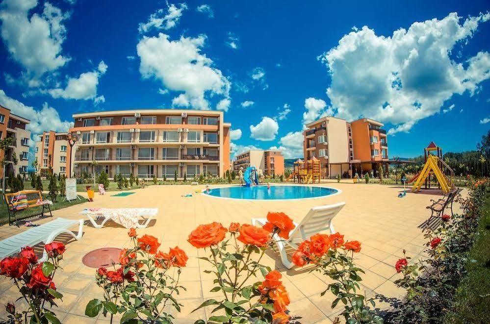 Holiday Fort Golf Club Sunny Beach Esterno foto